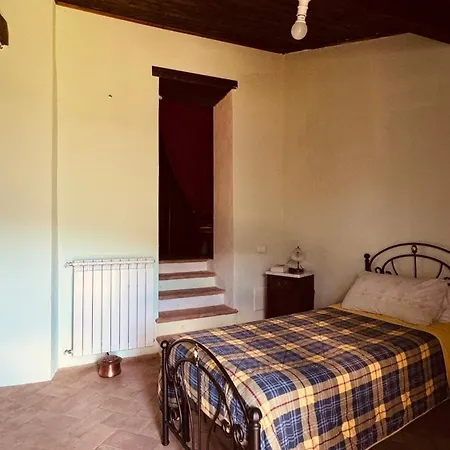 The Quiet Yellow House Дом отдыха *