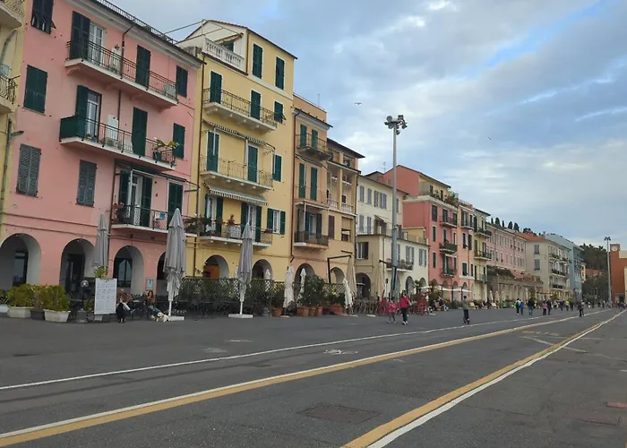 The Quiet Yellow House Ferienhaus